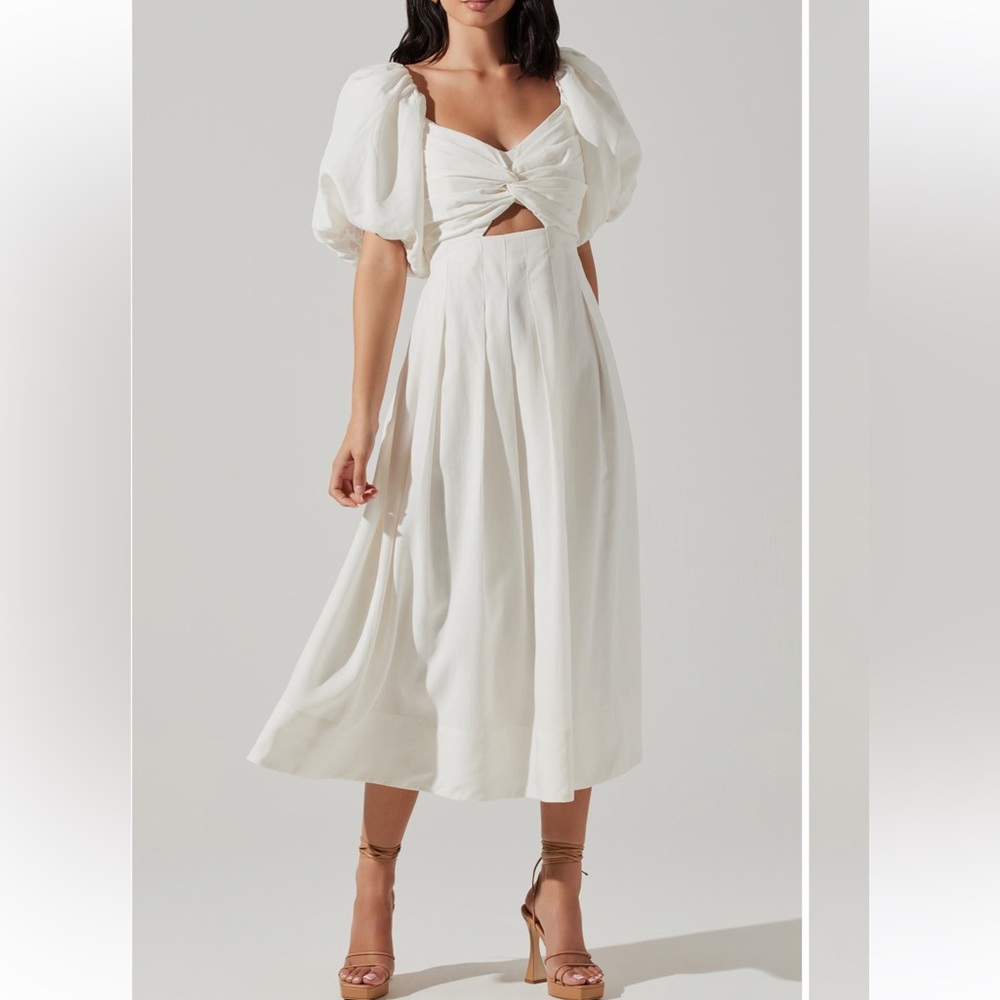 ASTR The Label White Midi A-Line Skirt with Pleated Cut Out Design